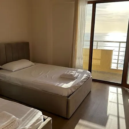 Lovely 2-bedroom With Seaview, Location Big Sea Balcony Appartement