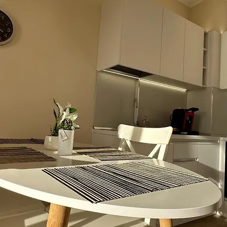 Lejlighed Lovely 2-bedroom With Seaview, Location Big Sea Balcony *