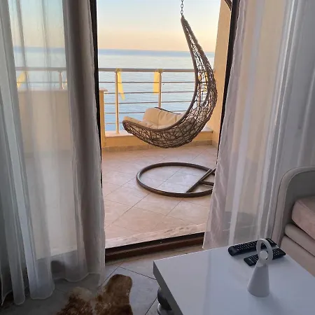 Lovely 2-bedroom With Seaview, Location Big Sea Balcony