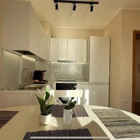 Apartment Lovely 2-bedroom With Seaview, Location Big Sea Balcony Durres