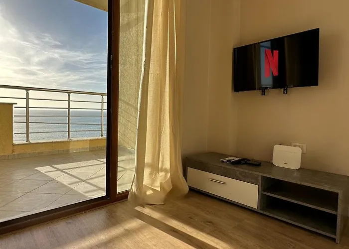 Lovely 2-bedroom With Seaview, Location Big Sea Balcony Apartamento *